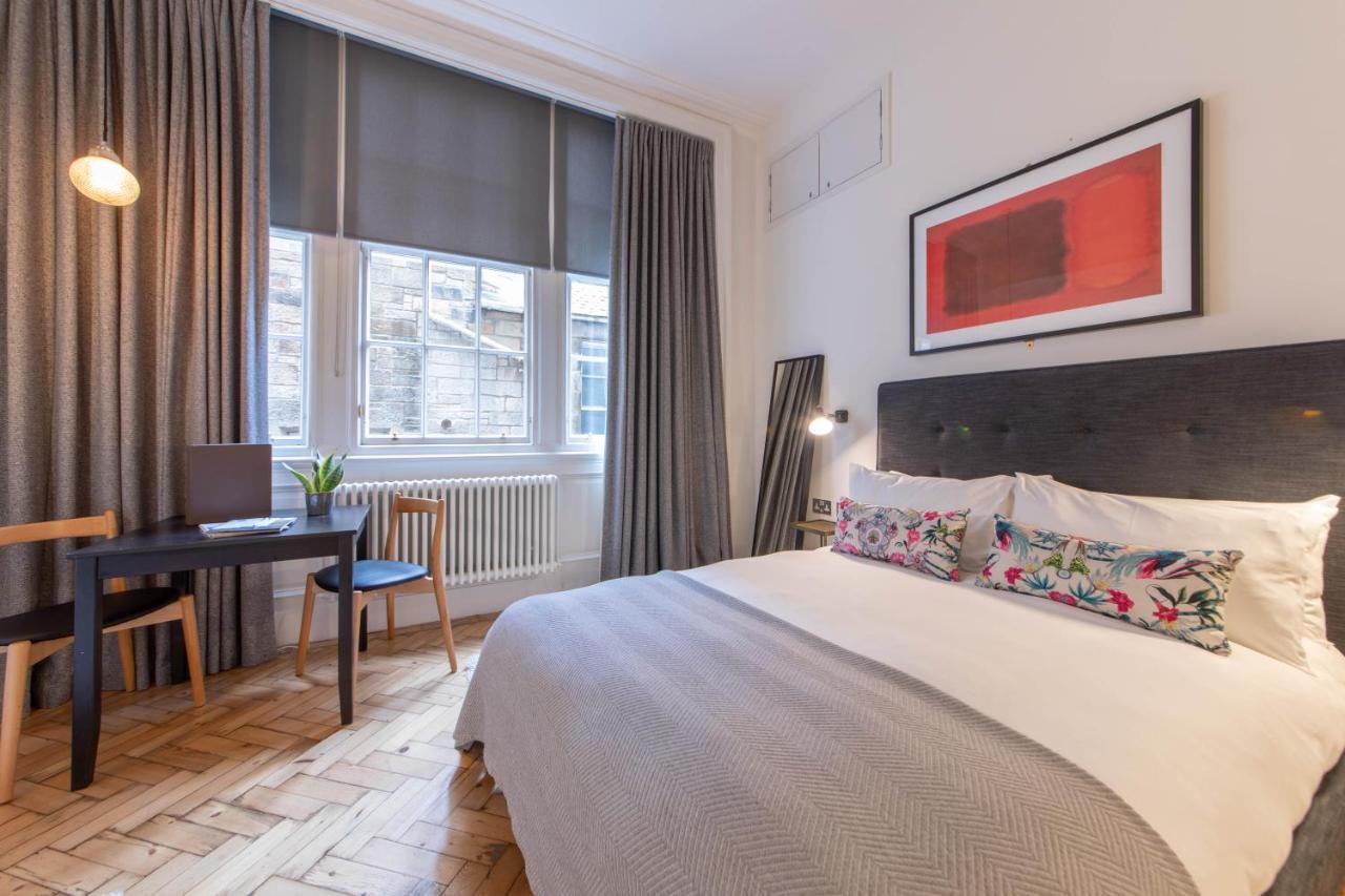 Linton Collection - 28 North Bridge Apartment Edinburgh